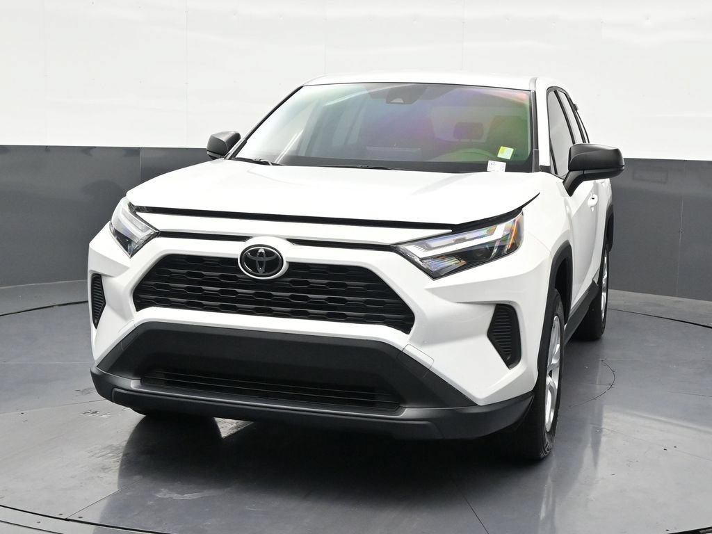 Used 2023 Toyota RAV4 LE FWD image 9