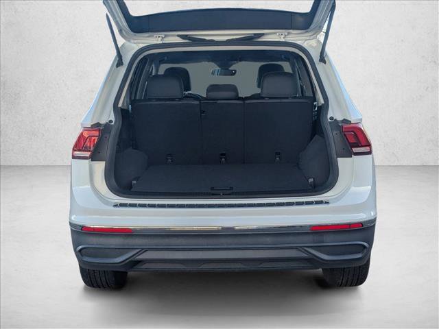 Used 2022 Volkswagen Tiguan SE image 3
