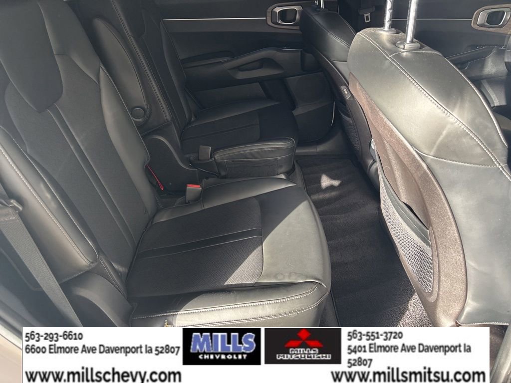 Used 2021 Kia Sorento EX w/ EX AWD X-Line Package image 17