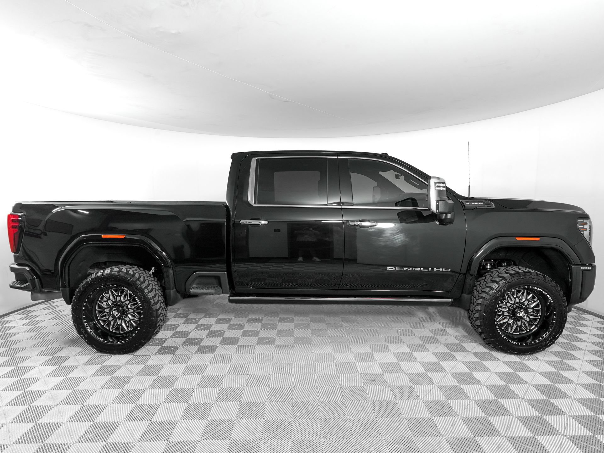 Used 2026 GMC Sierra 2500 Denali Ultimate AWD/4WD image 4