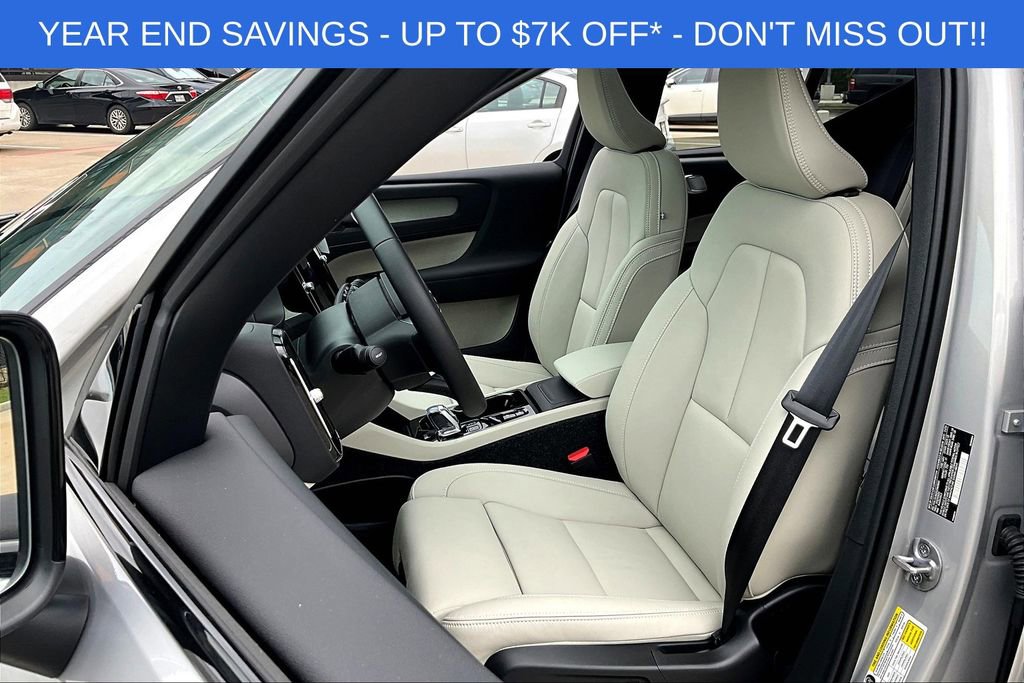 Used 2025 Volvo XC40 B5 Ultra w/ Protection Package Premier image 28