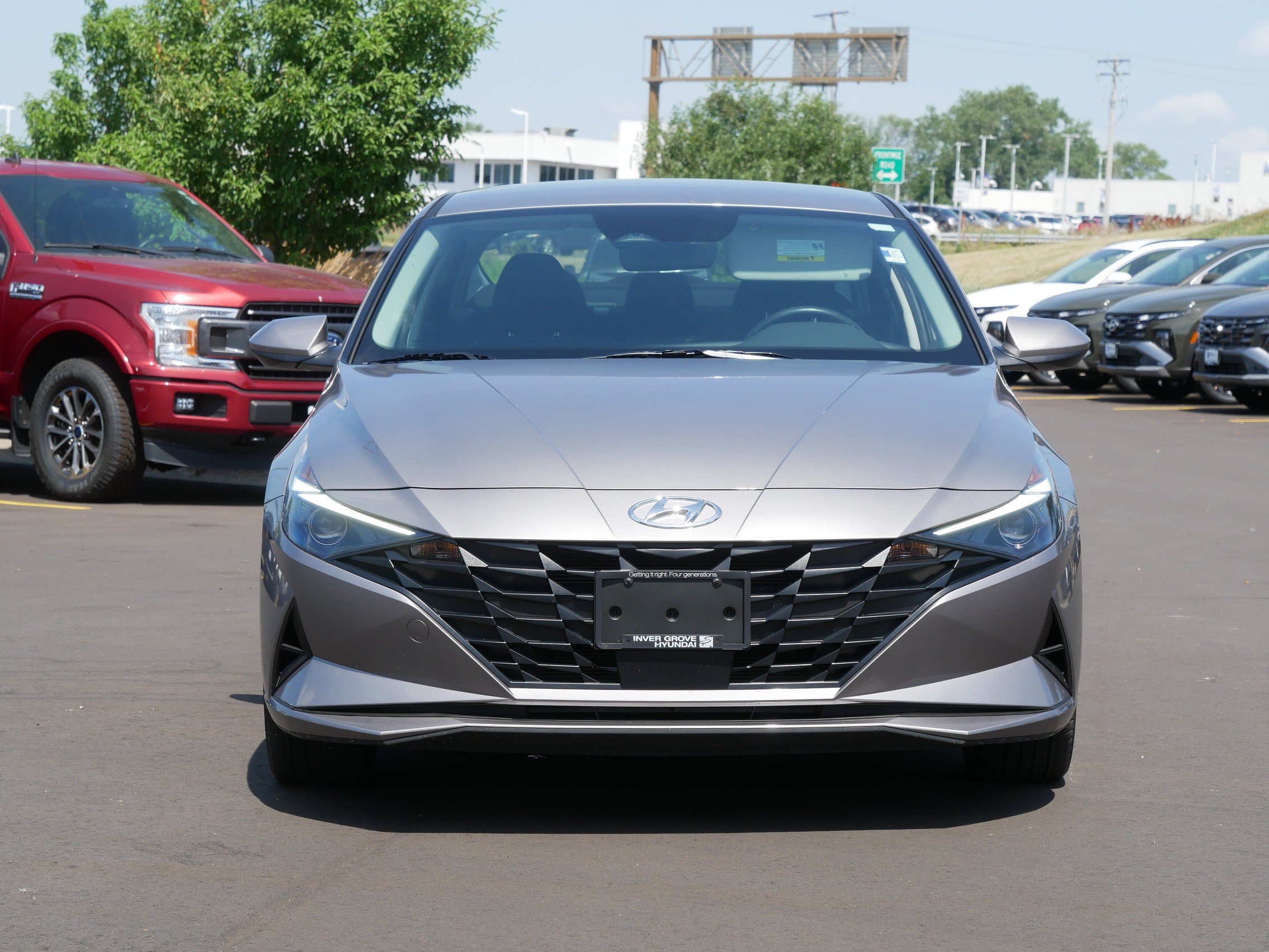 Used 2023 Hyundai Elantra SEL w/ Convenience Package FWD image 3