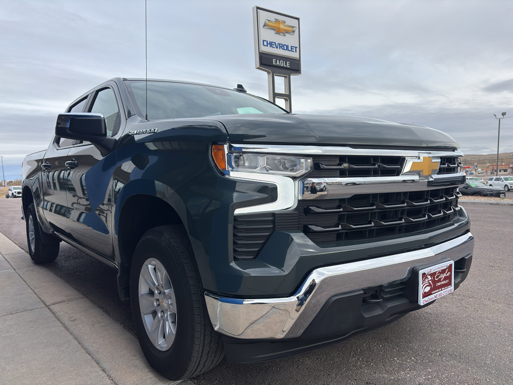 Used 2025 Chevrolet Silverado 1500 LT image 4