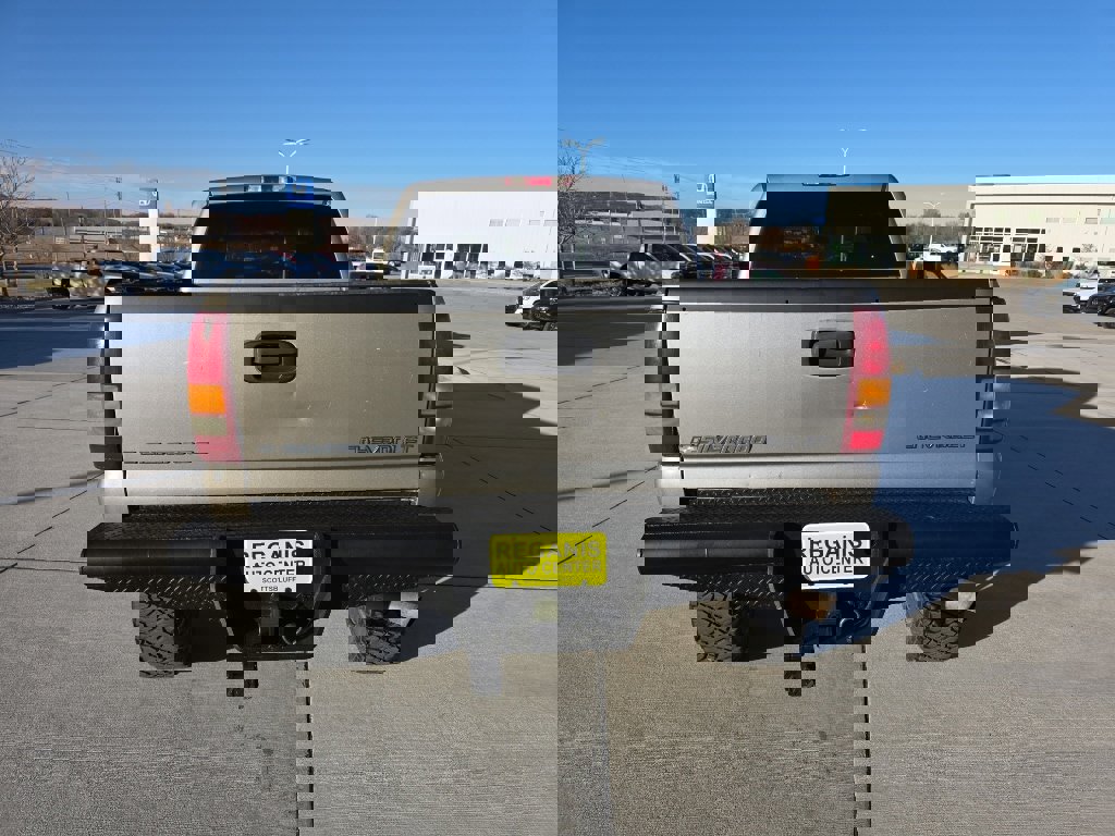 Used 2001 Chevrolet Silverado 2500 LS w/ Off-Road Skid Plate Pkg image 6