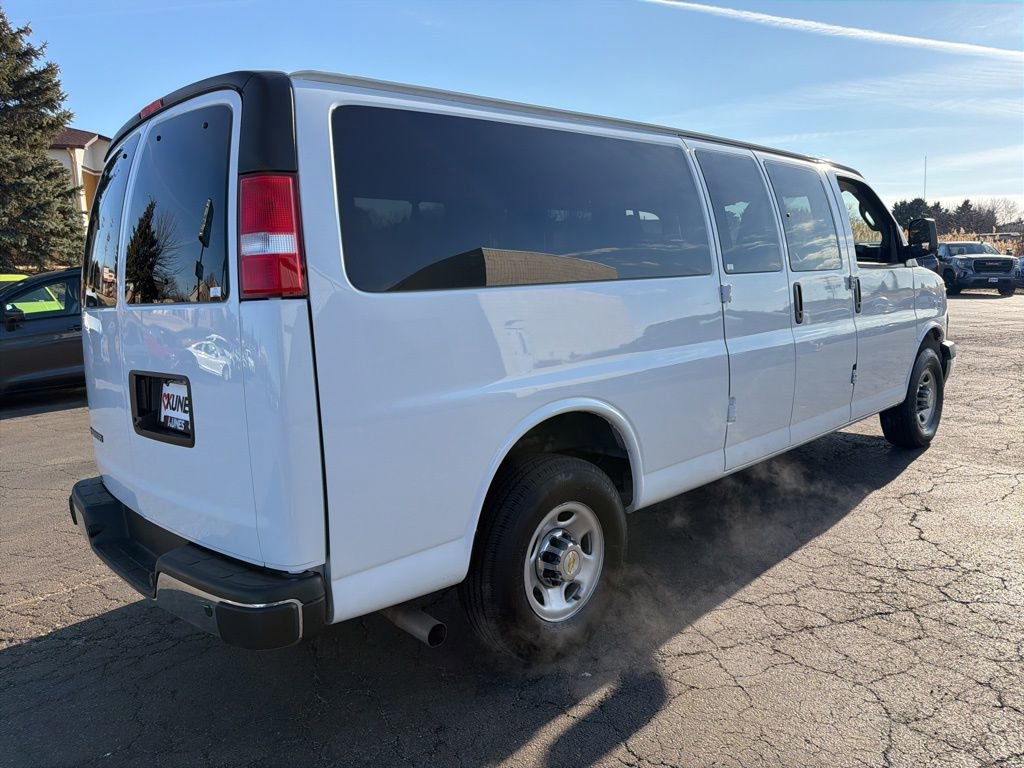 Used 2024 Chevrolet Express 3500 LS w/ Chrome Appearance Package image 4