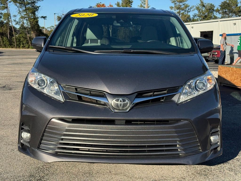 Used 2020 Toyota Sienna XLE Premium image 2
