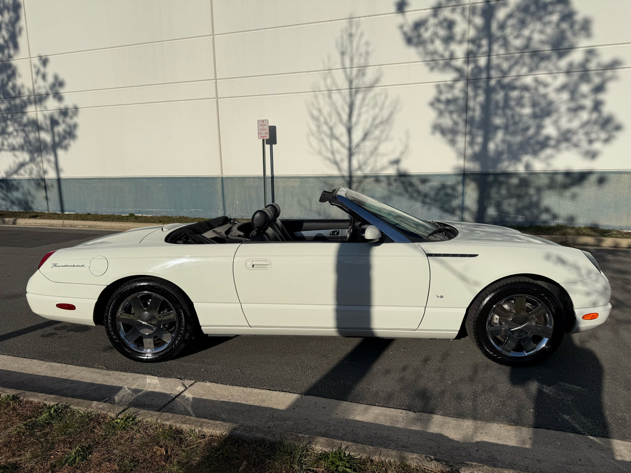 Used 2003 Ford Thunderbird image 14