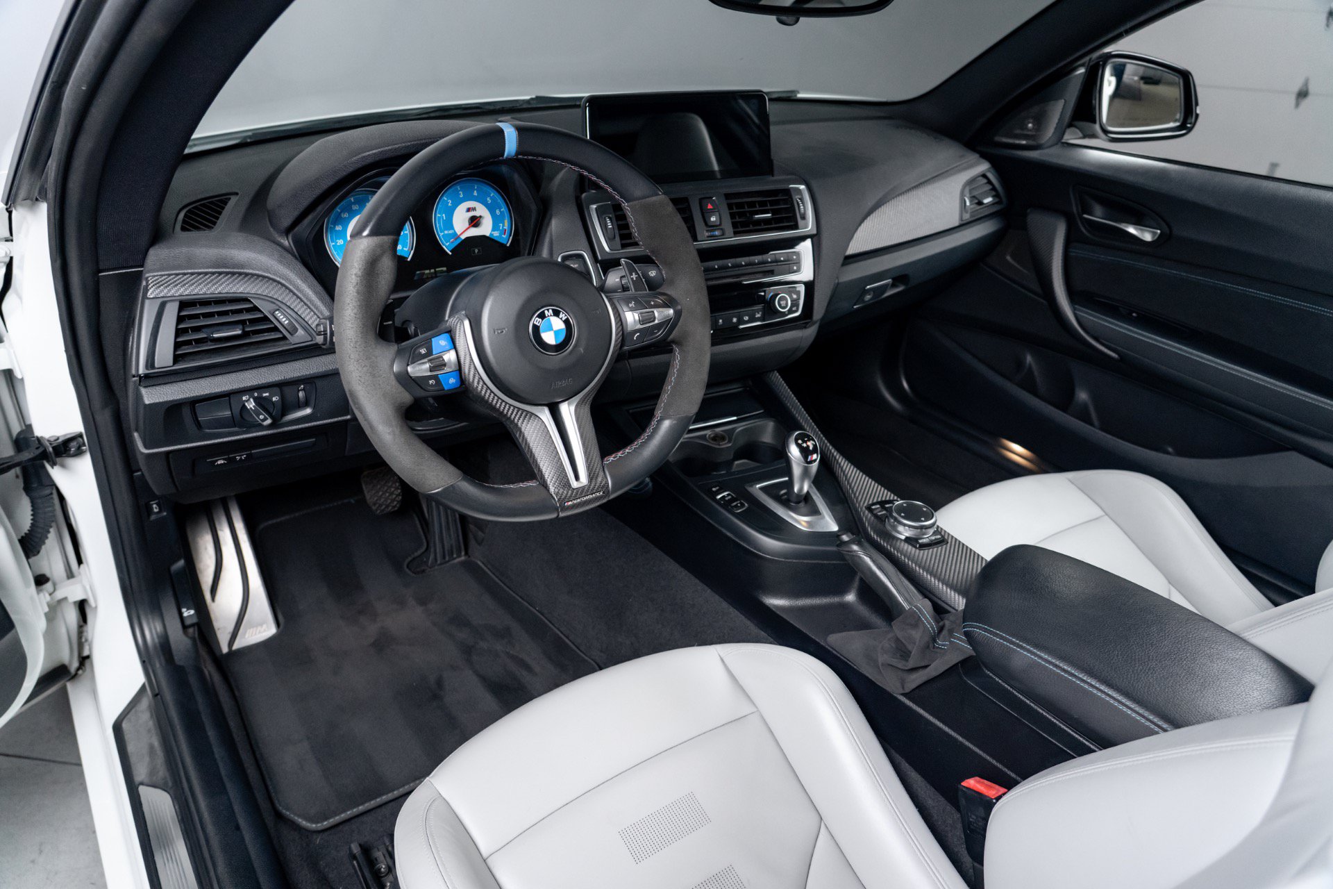 Used 2016 BMW M2 RWD image 44