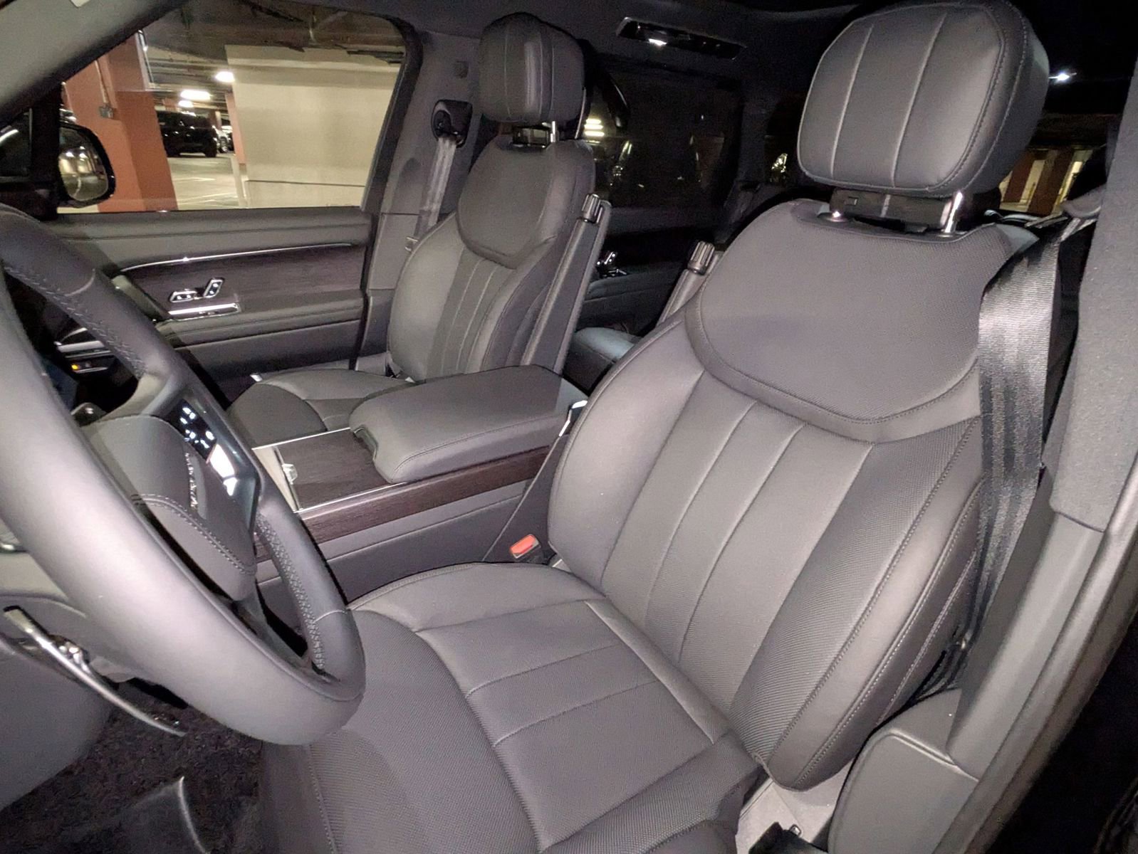 New 2026 Land Rover Range Rover Long Wheelbase SE AWD/4WD image 15