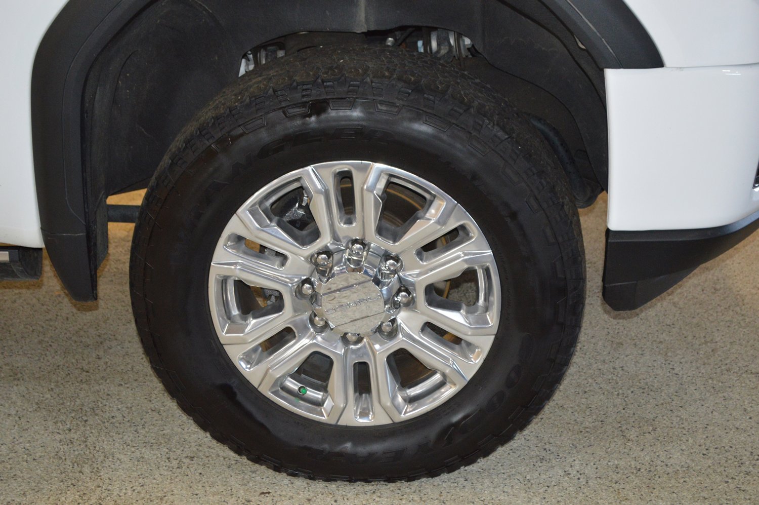 Used 2023 GMC Sierra 2500 Denali w/ Denali Ultimate Package image 9