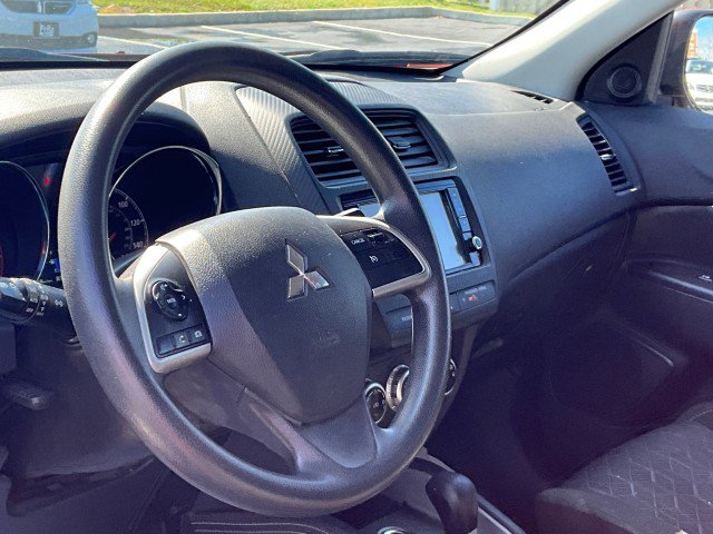 Used 2023 Mitsubishi Outlander Sport ES image 2