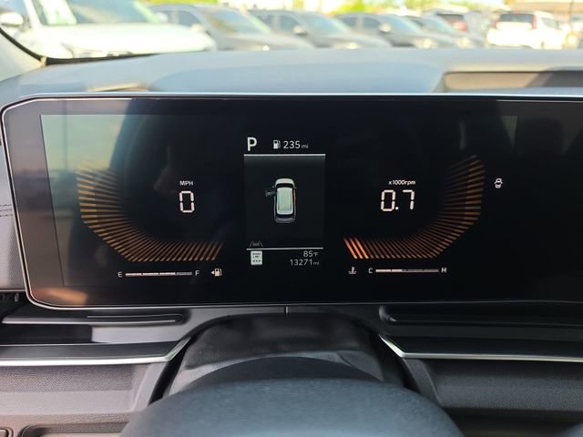 Used 2025 Kia Carnival EX image 43