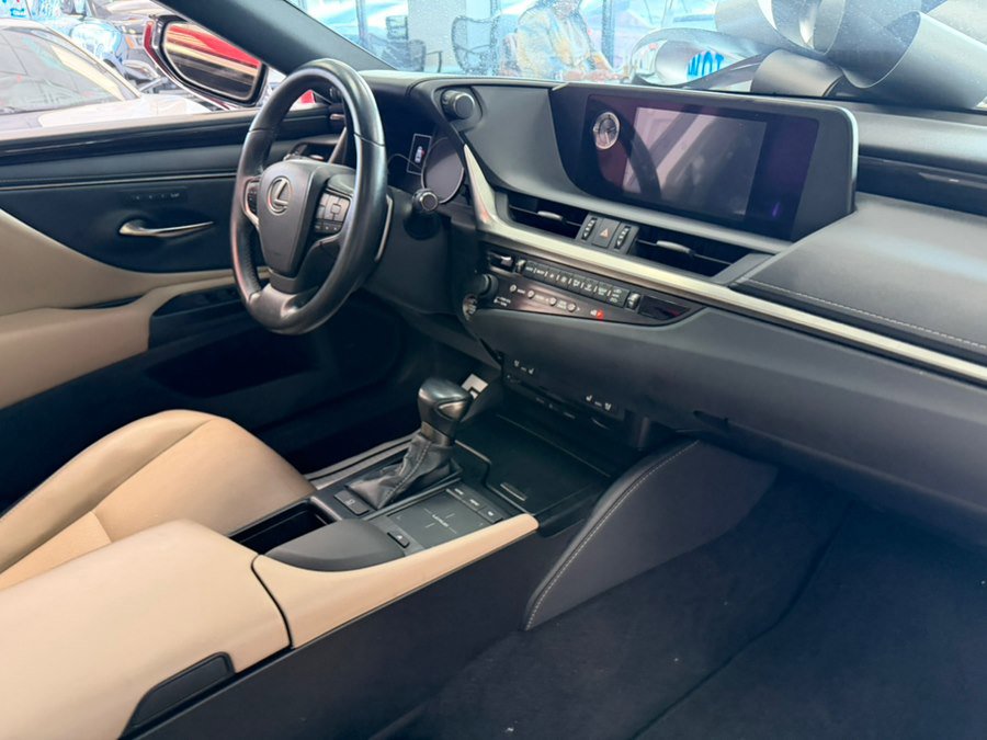 Used 2020 Lexus ES 350 w/ Premium Package image 37