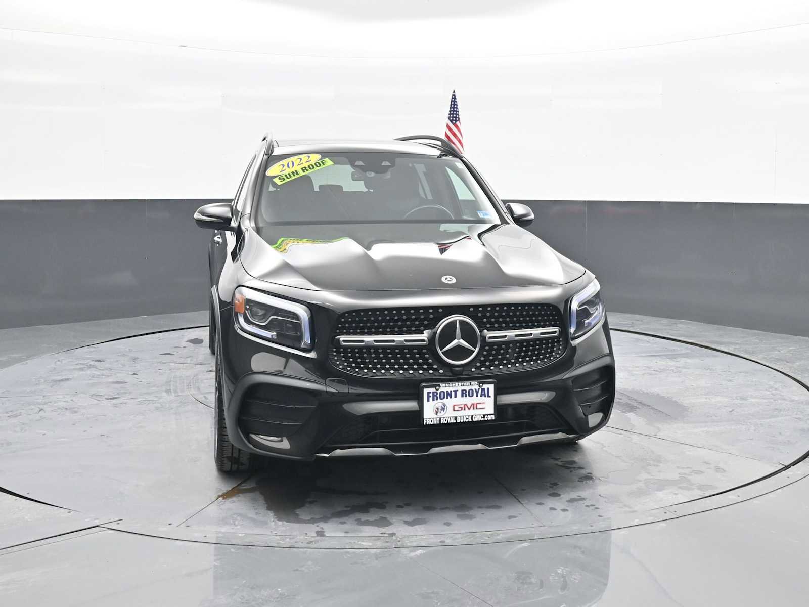 Used 2022 Mercedes-Benz GLB 250 4MATIC image 2