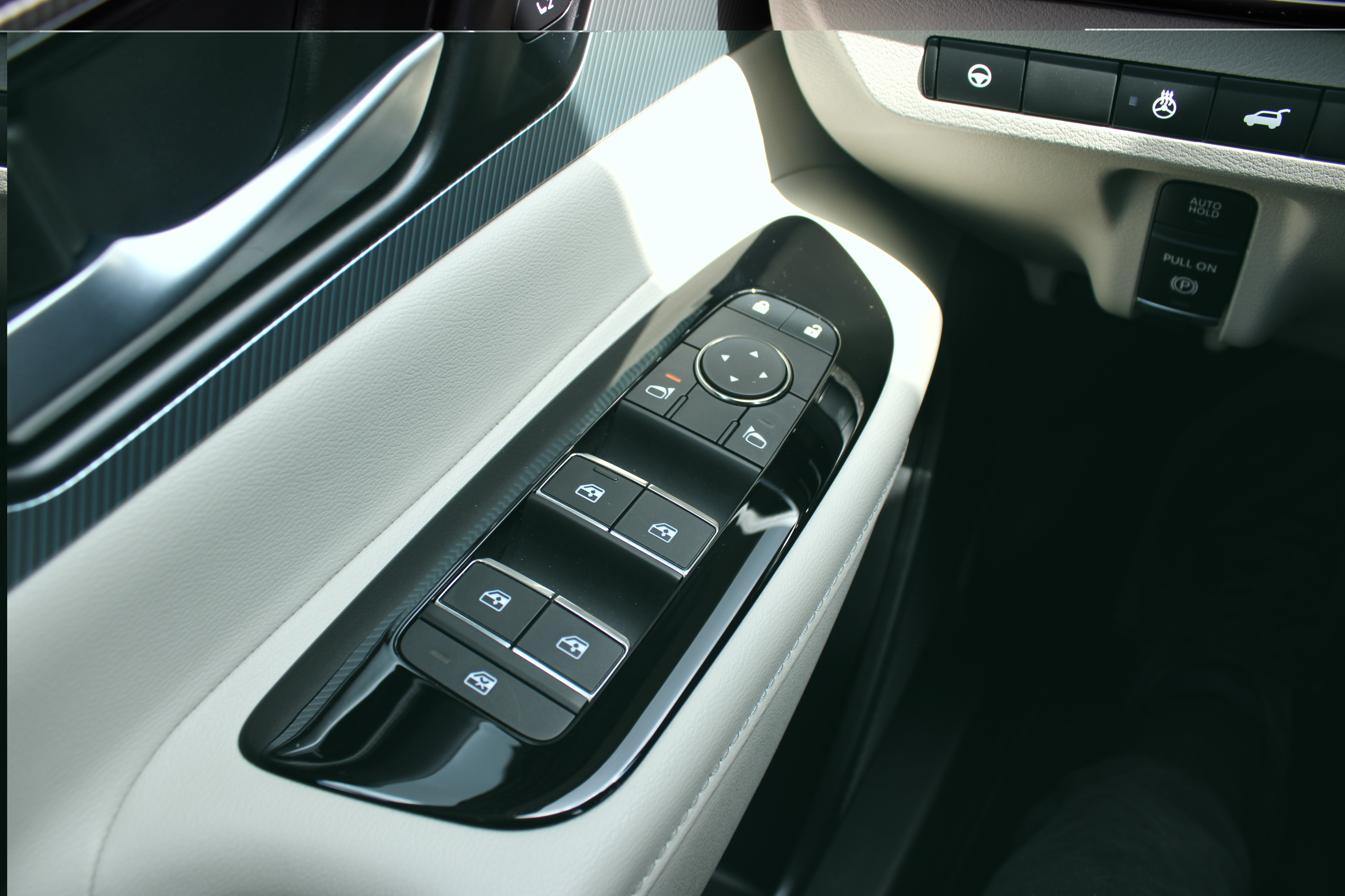 Certified 2025 Nissan Murano SL AWD/4WD image 27