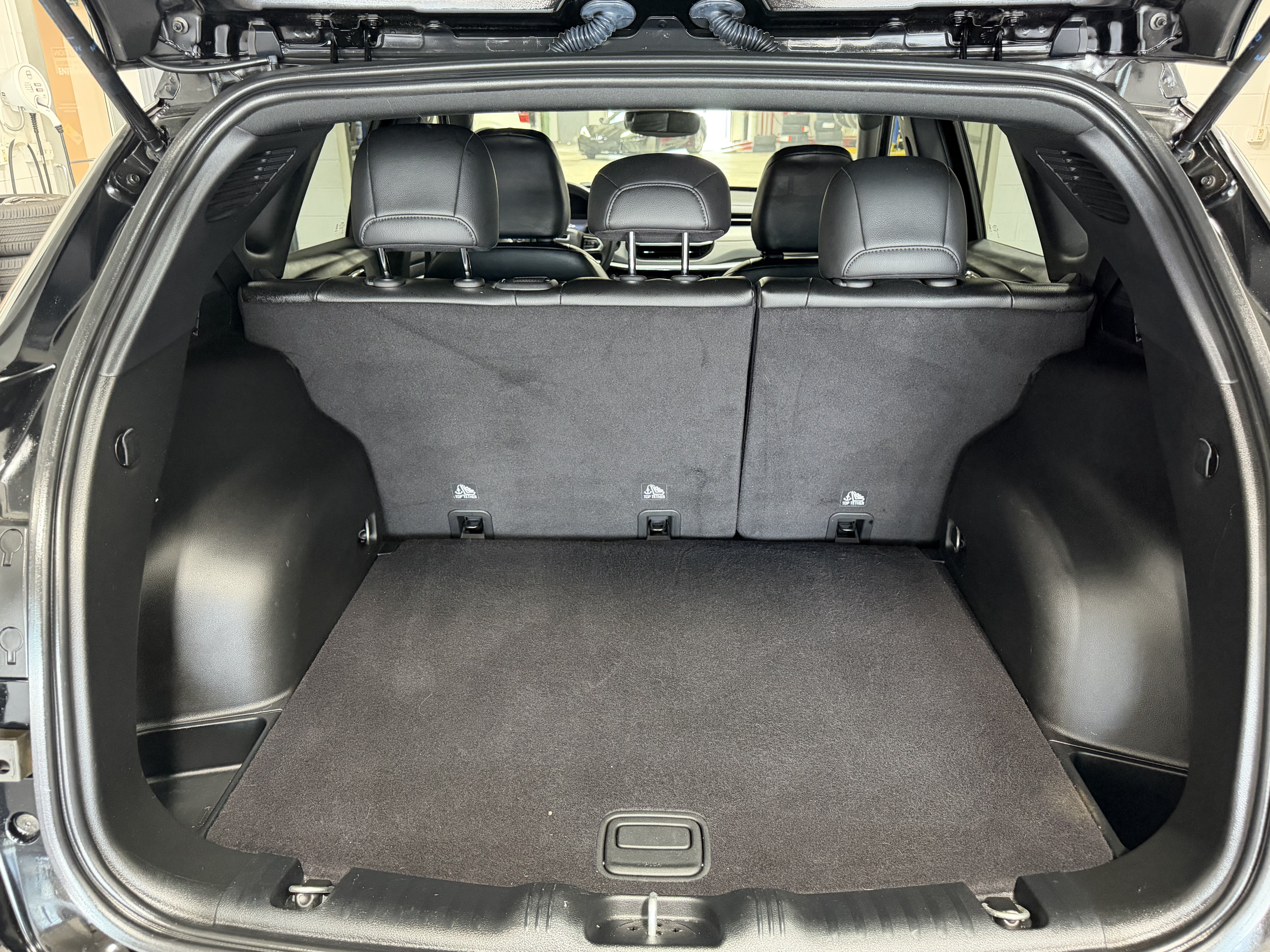 Used 2023 Jeep Compass Limited AWD/4WD image 29