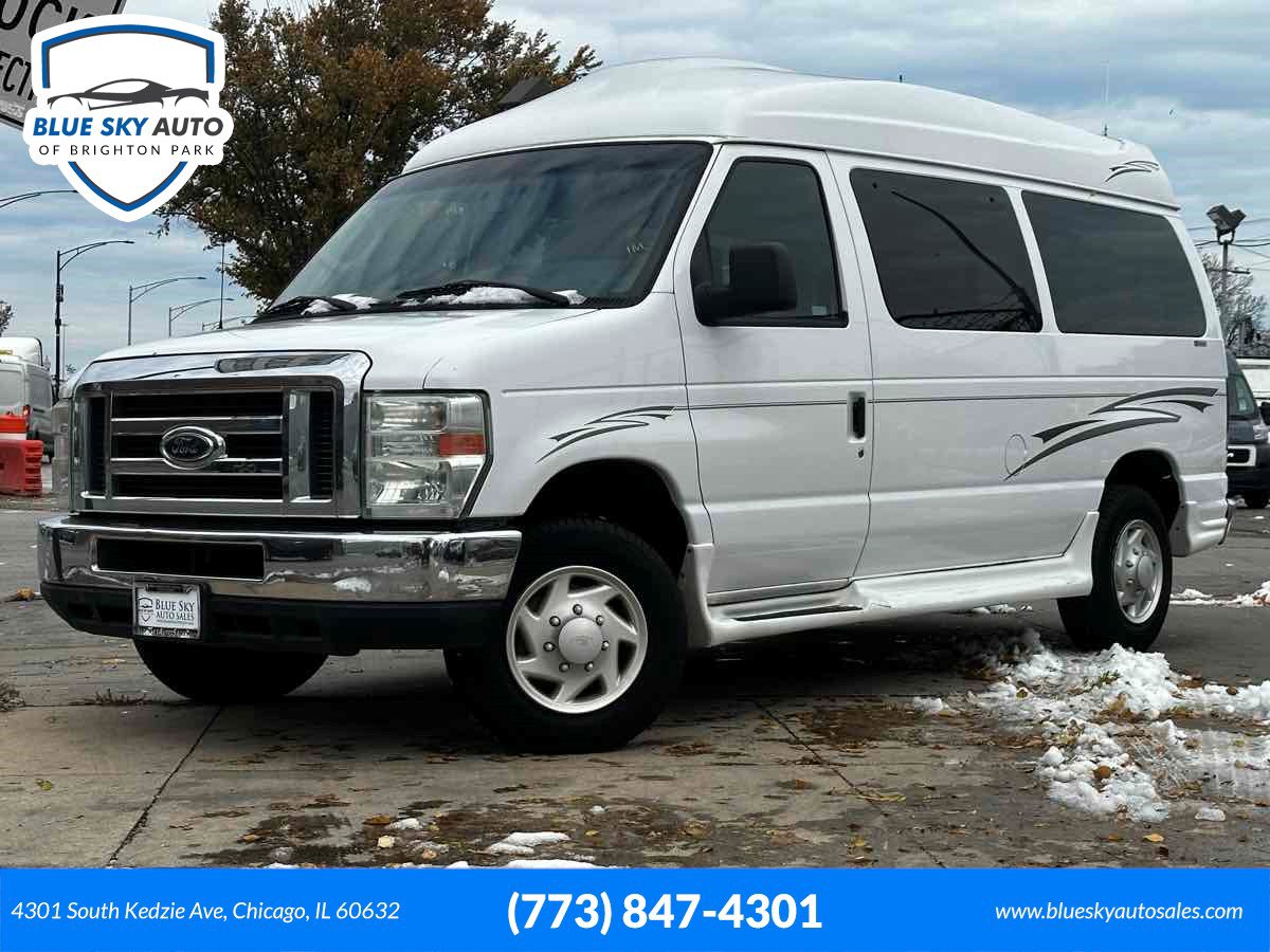 Used 2009 Ford E-150 and Econoline 150 XLT image 1