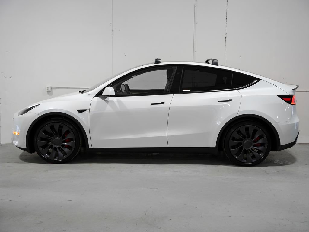 Used 2024 Tesla Model Y Performance AWD/4WD image 2