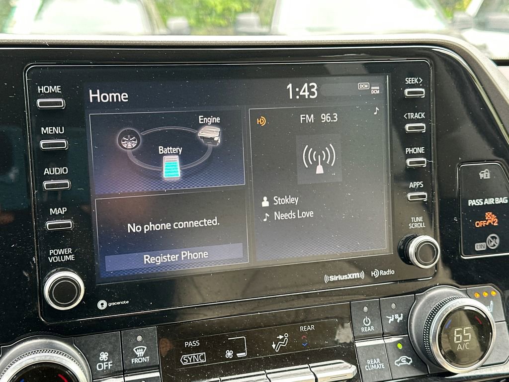 Used 2022 Toyota Highlander XLE AWD/4WD image 28