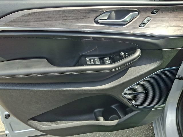 Used 2022 Jeep Grand Cherokee Overland w/ Adv Protech Group III AWD/4WD image 12