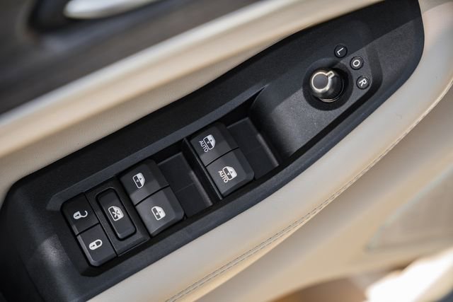 Used 2023 Jeep Grand Cherokee 4WD 4xe w/ Luxury Tech Group II image 42