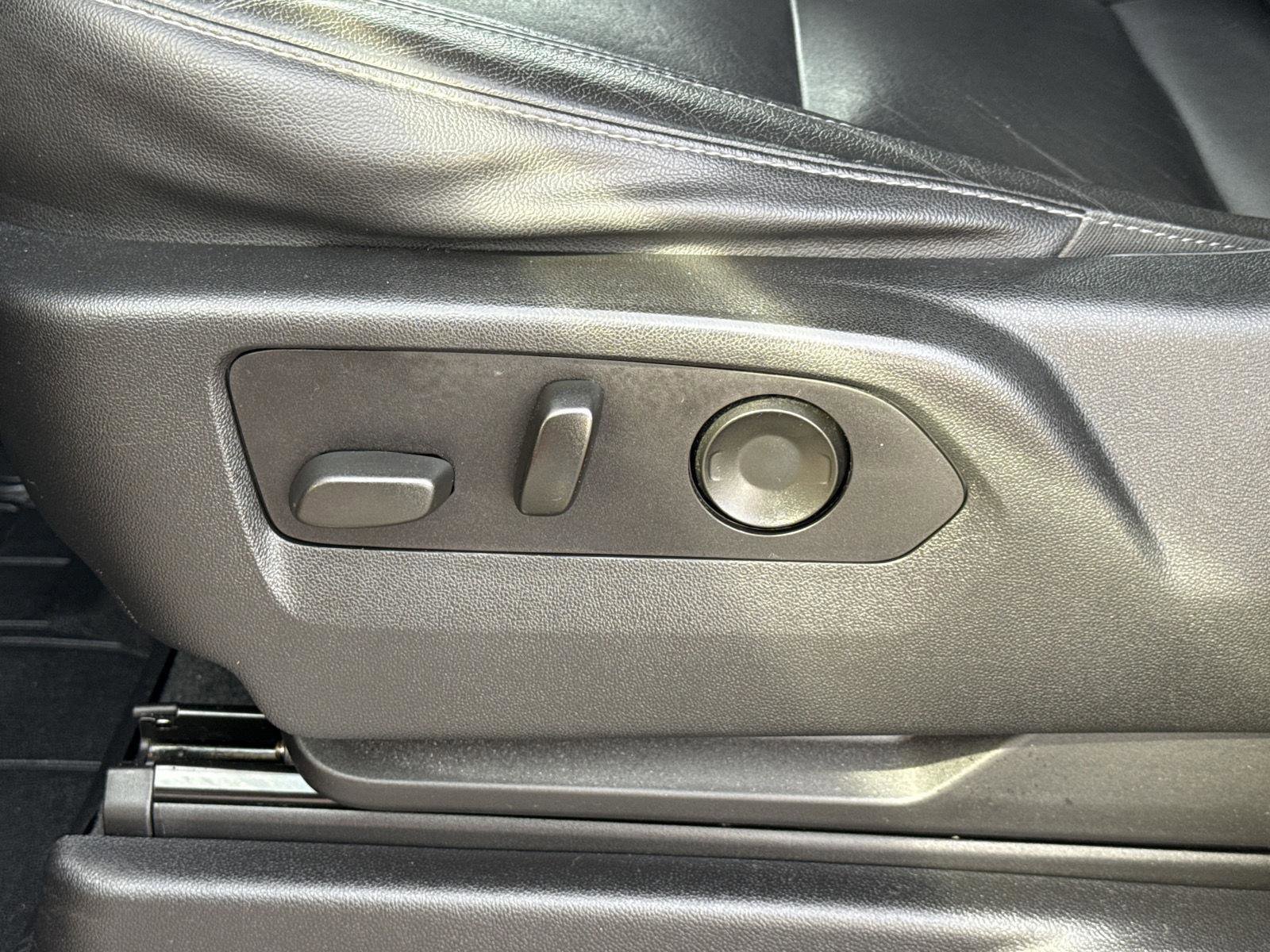 Used 2021 Chevrolet Tahoe Z71 w/ Z71 Signature Package image 18