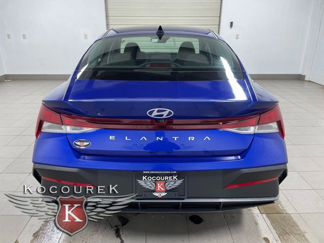 Used 2024 Hyundai Elantra SEL image 5
