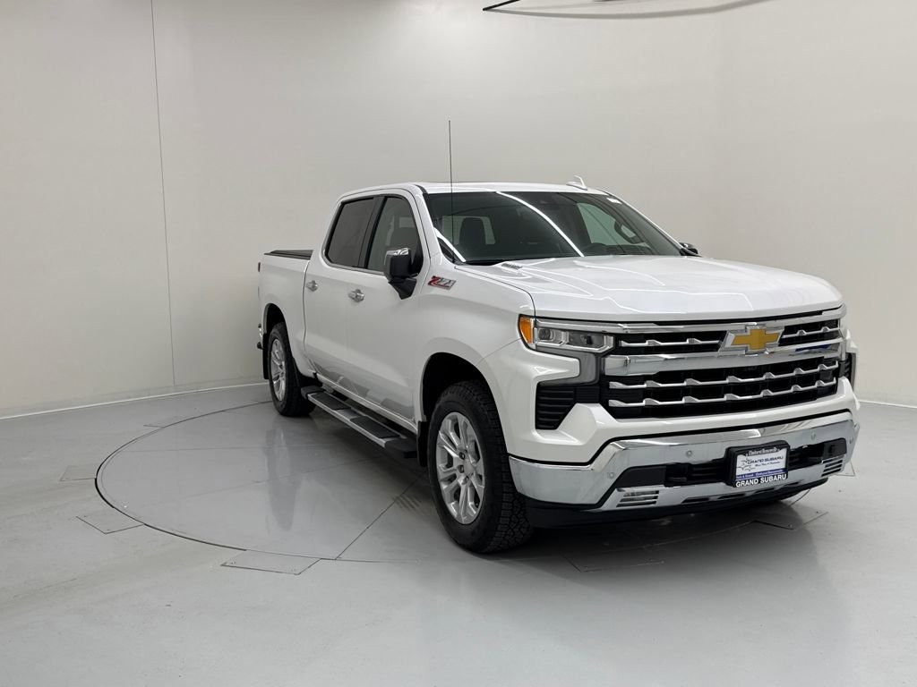 Used 2024 Chevrolet Silverado 1500 LTZ w/ LTZ Premium Package image 7