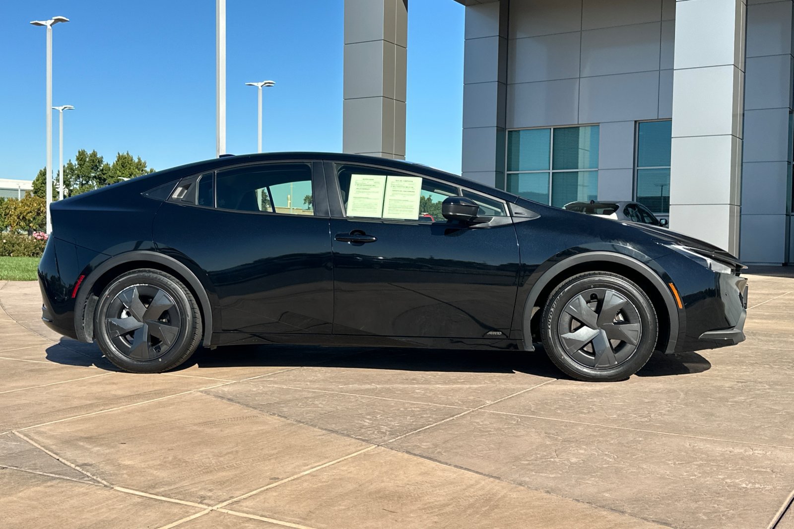 Certified 2025 Toyota Prius LE AWD/4WD image 3