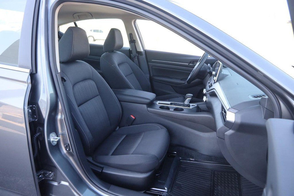 Used 2026 Nissan Altima 2.5 SV FWD image 25
