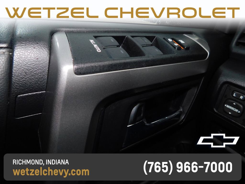 Used 2020 Toyota 4Runner SR5 AWD/4WD image 21