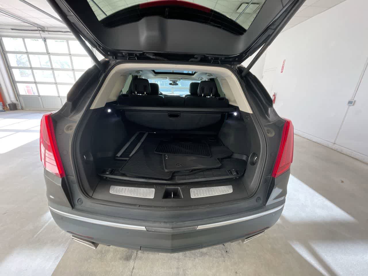 Used 2018 Cadillac XT5 Luxury w/ Driver Awareness Package AWD/4WD image 24