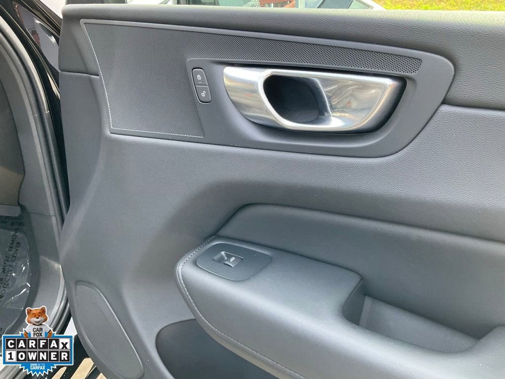 Used 2025 Volvo XC60 B5 Plus image 66