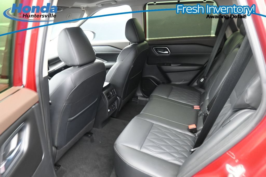 Used 2023 Nissan Rogue Platinum w/ Platinum Premium Package AWD/4WD image 12