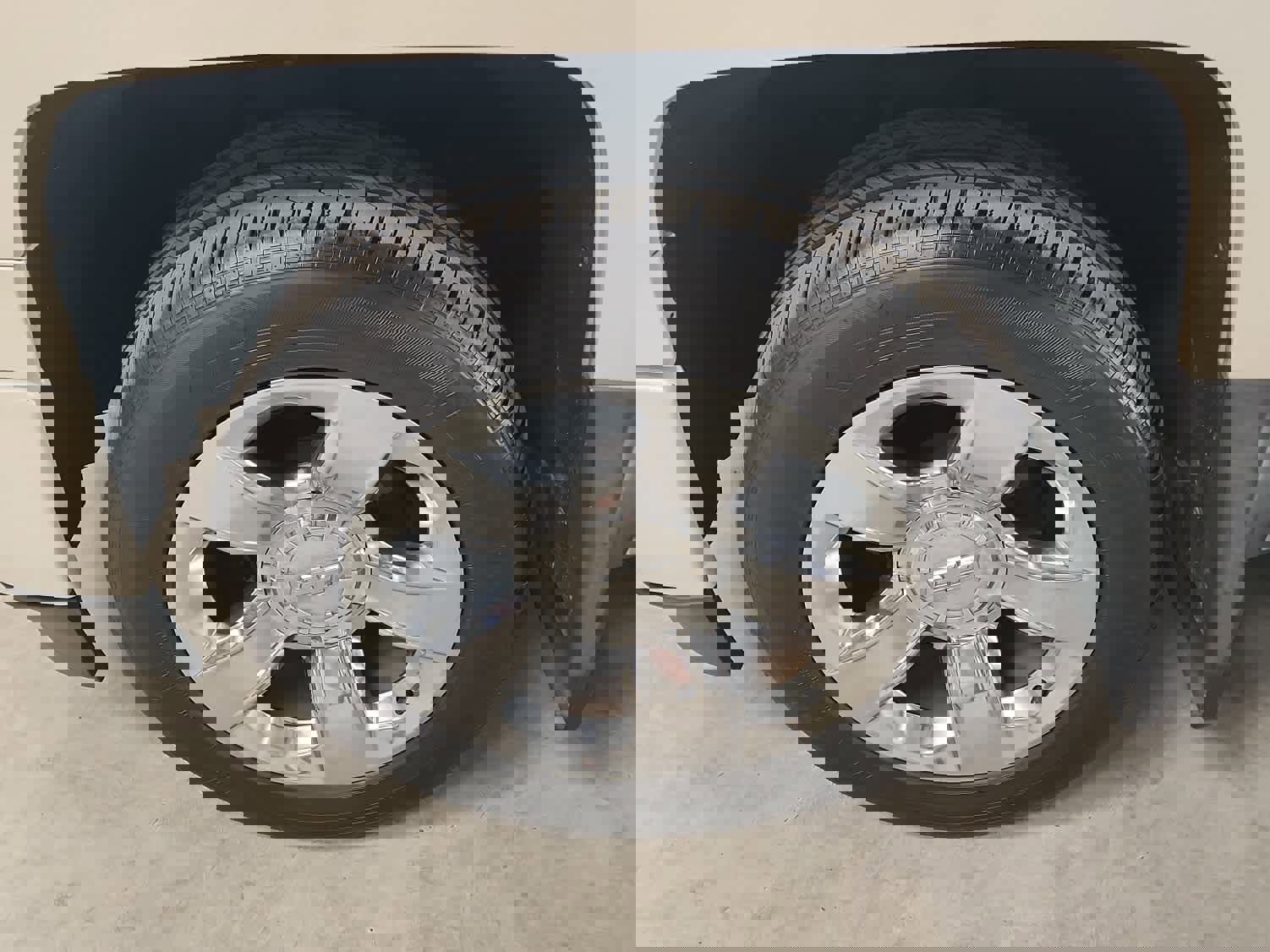 Used 2015 Chevrolet Silverado 1500 LTZ Z71 w/ Custom Sport Edition image 11