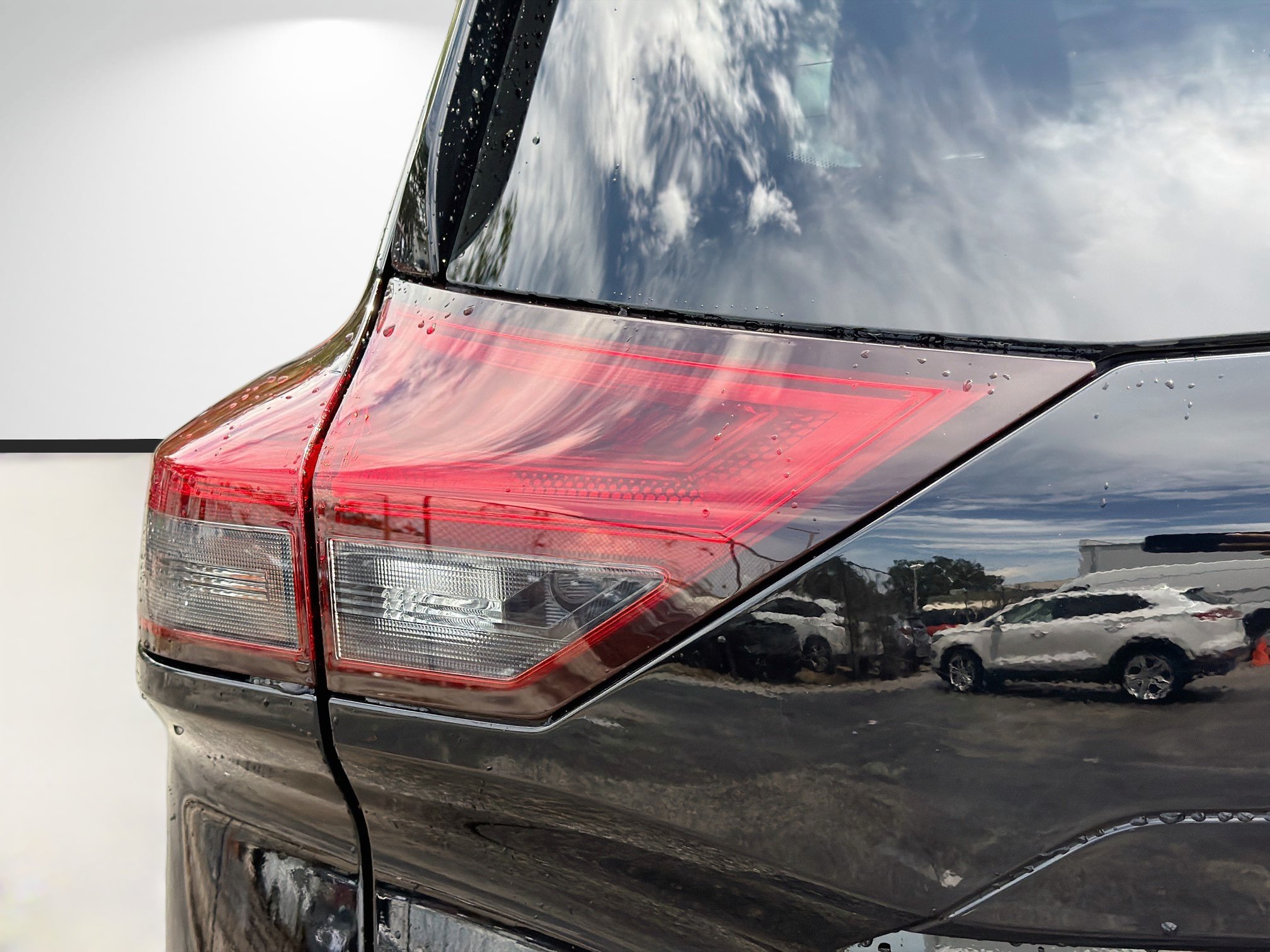 Used 2023 Nissan Rogue SV w/ SV Premium B Package FWD image 10
