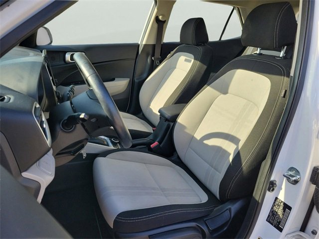 Used 2023 Hyundai Venue SEL image 15