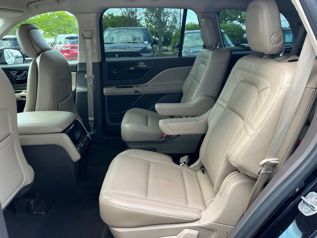 Used 2020 Lincoln Aviator Reserve AWD/4WD image 12