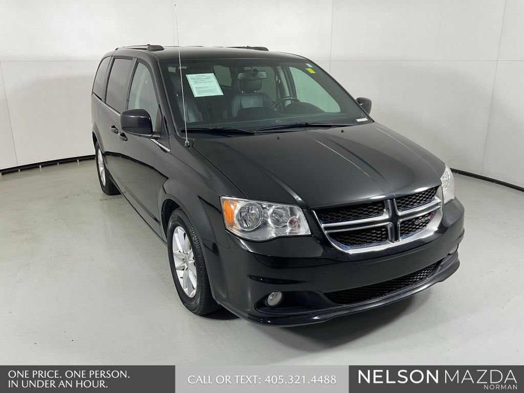 Used 2018 Dodge Grand Caravan SXT image 3