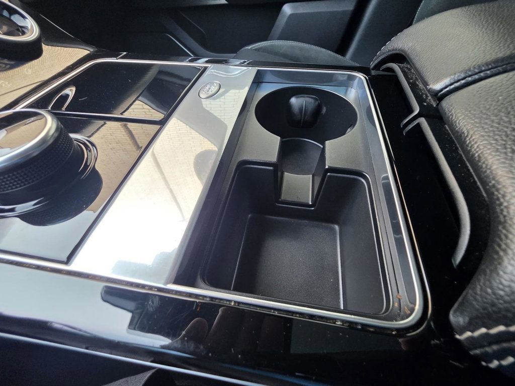 Used 2019 Land Rover Range Rover Velar R-Dynamic SE AWD/4WD image 26