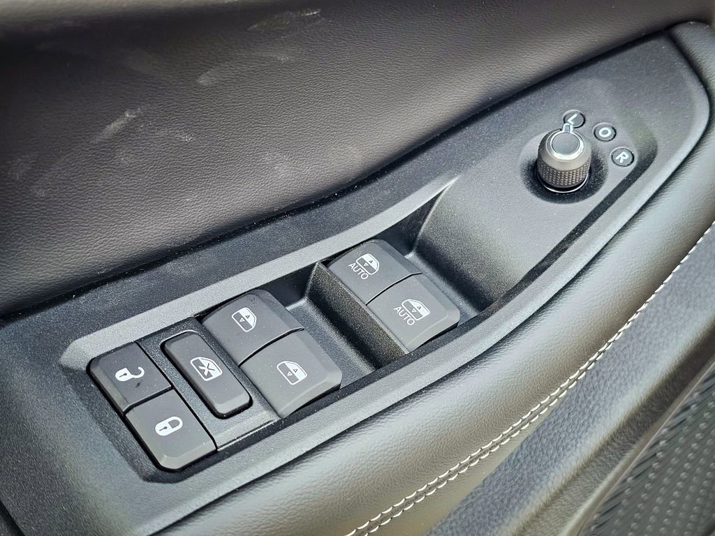 New 2026 Jeep Grand Cherokee Laredo image 10