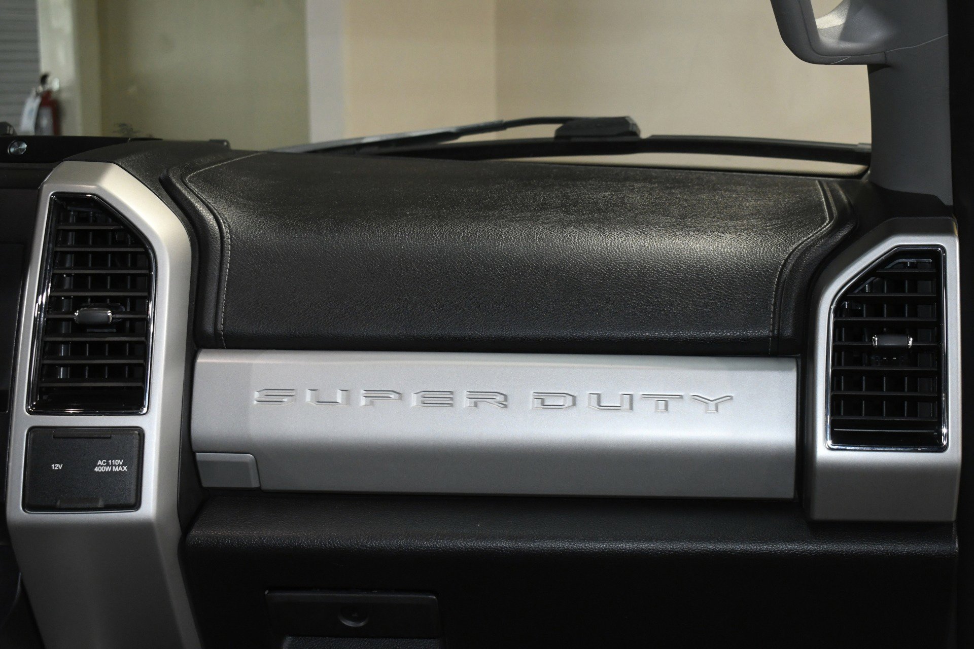 Used 2019 Ford F250 Lariat w/ Lariat Ultimate Package image 24