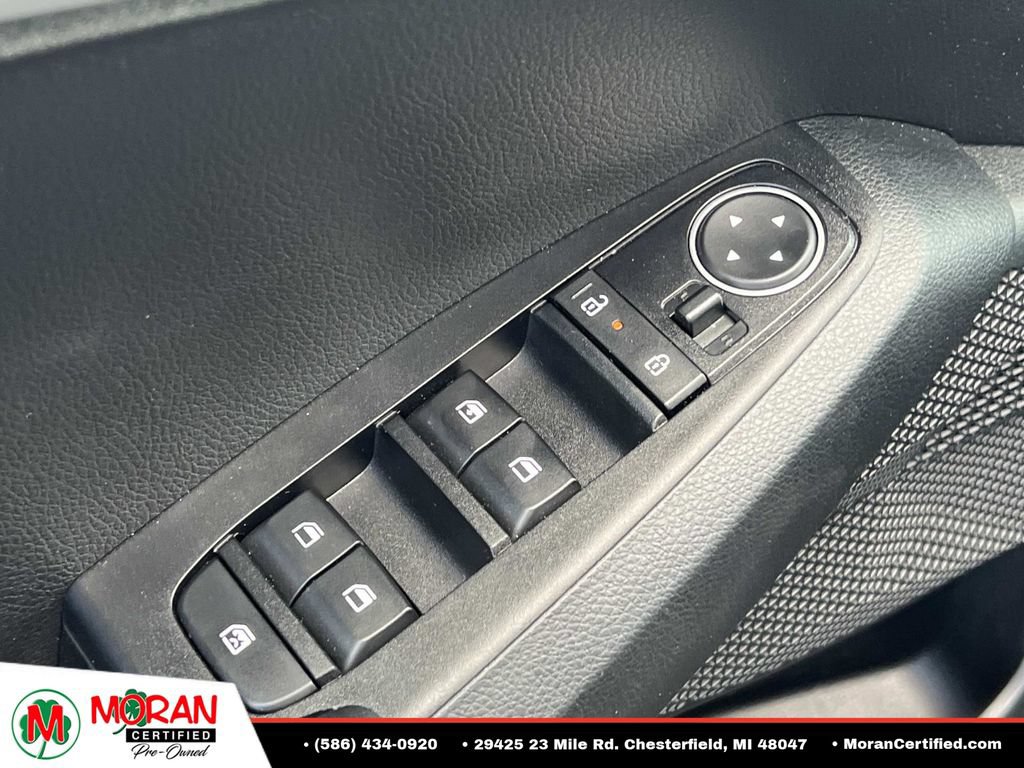 Used 2025 Kia Seltos LX AWD/4WD image 16
