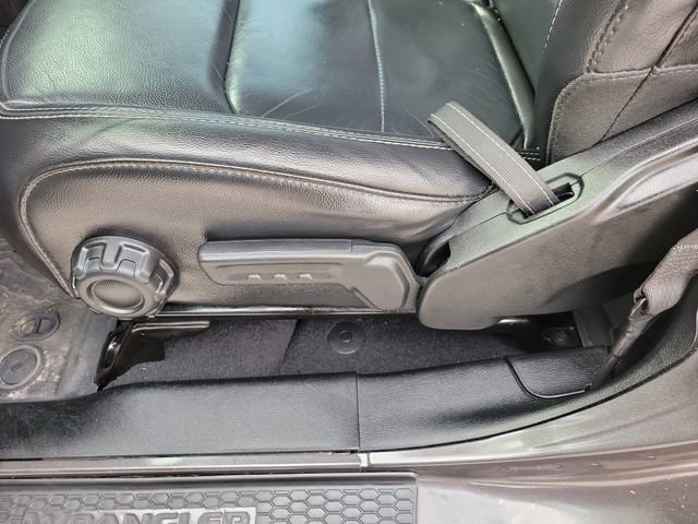 Used 2018 Jeep Wrangler Unlimited Sahara image 20