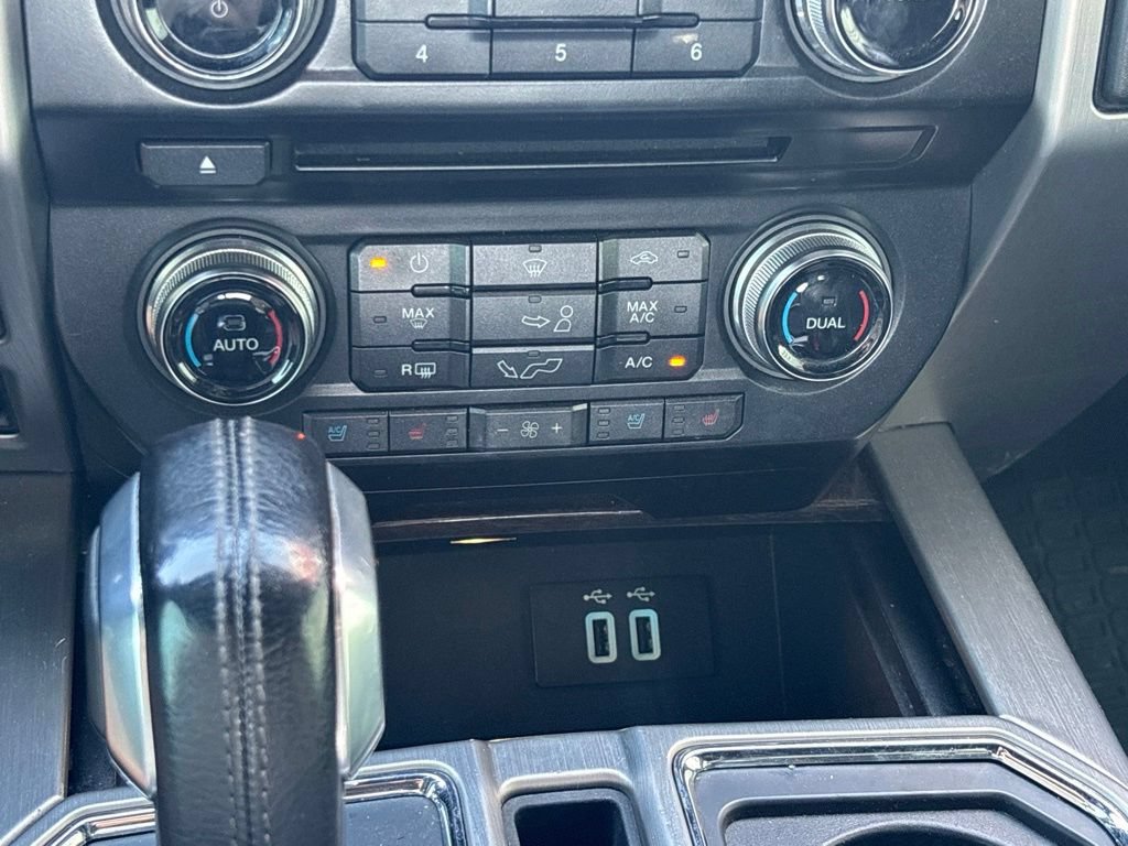 Used 2016 Ford F150 Platinum w/ Equipment Group 701A Luxury AWD/4WD image 14