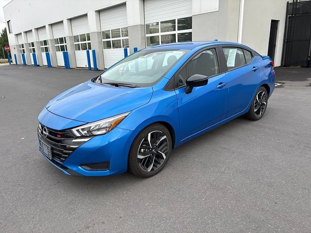 Used 2024 Nissan Versa SR FWD image 18