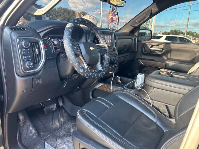 Used 2020 Chevrolet Silverado 1500 High Country w/ Technology Package AWD/4WD image 5