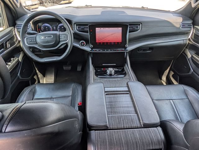 Used 2024 Jeep Wagoneer L Series II RWD image 24