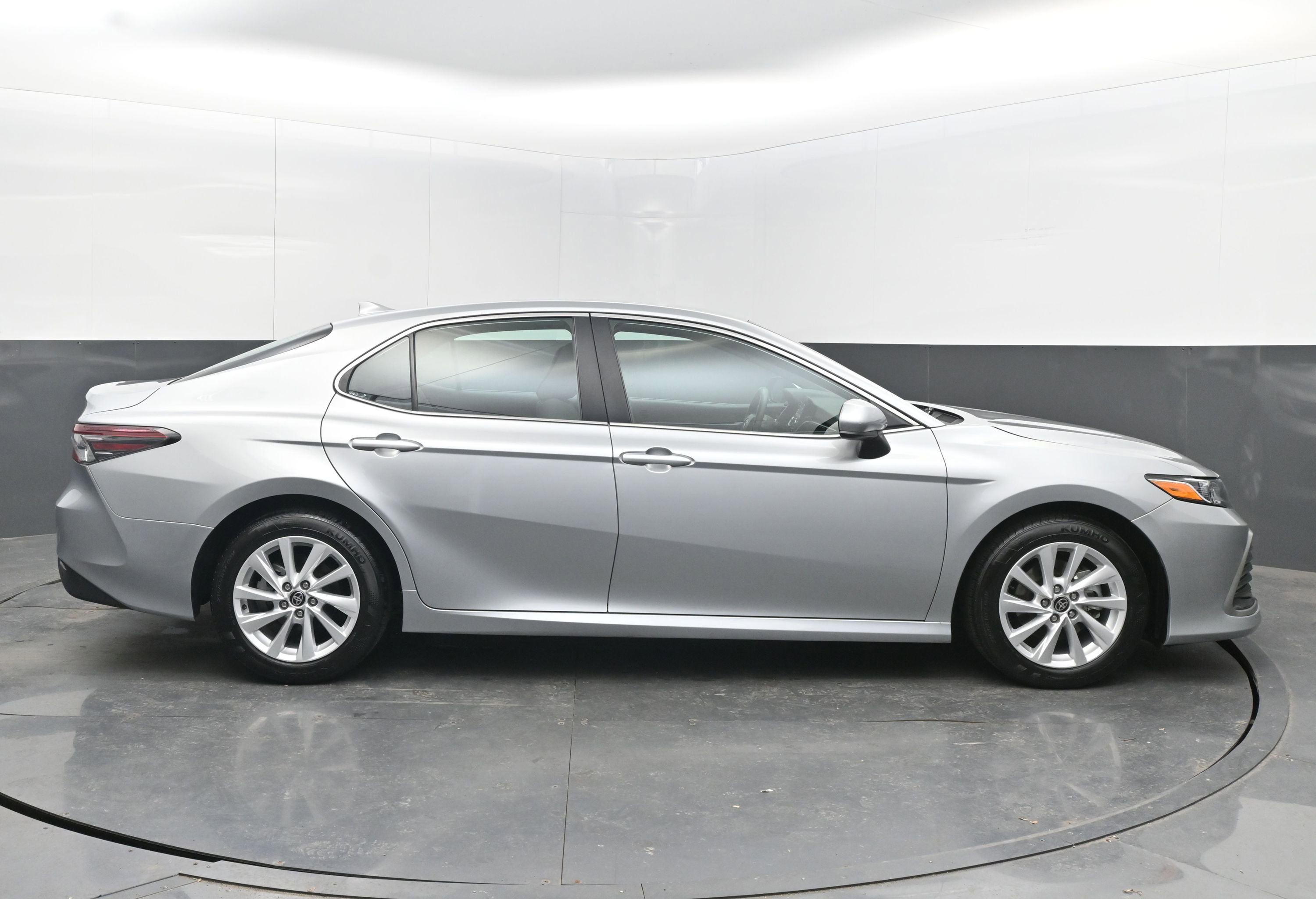 Used 2024 Toyota Camry LE image 10