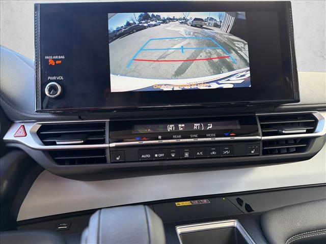 Used 2025 Toyota Sienna XLE image 20